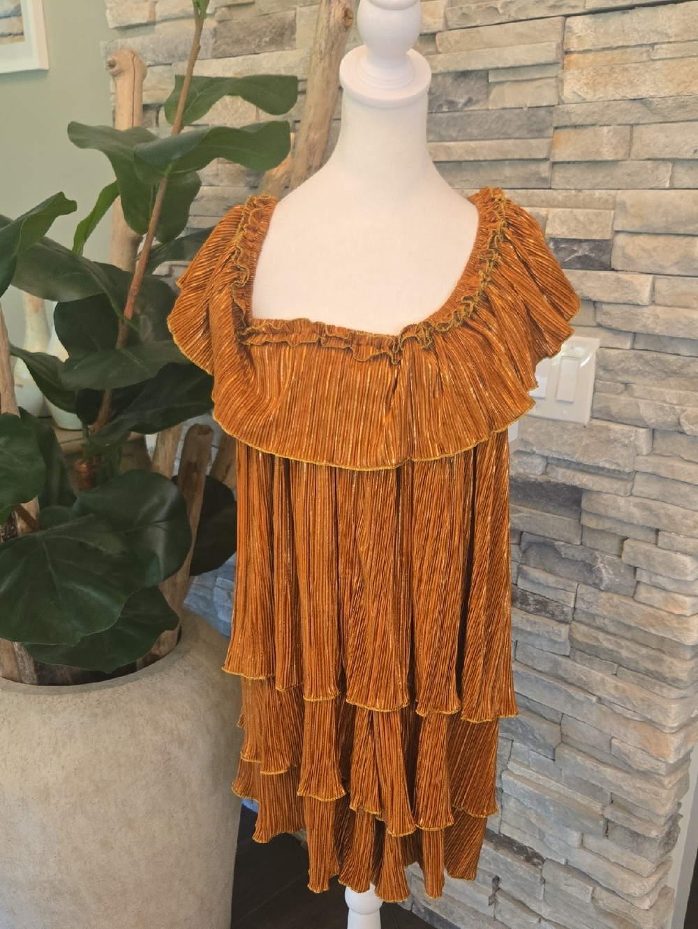 Chio Di Stefania D Bronze Ruffle Mini Dress